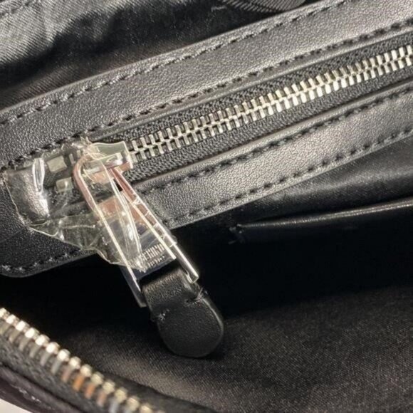 New 💯 Authentic Moschino quilted logo clutch bag - Picture 5 of 13